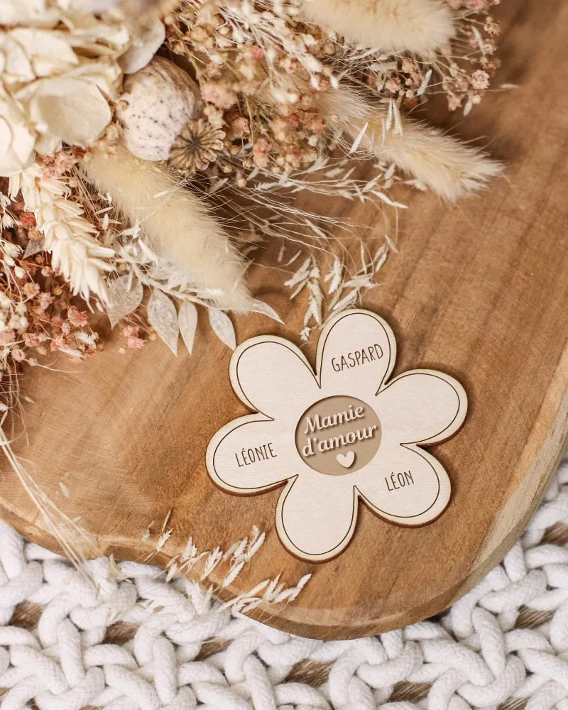 Magnet Marguerite en bois personnalisé - Mamie d'amour avec prénoms enfants