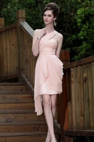 Robe de cocktail rose pour mariage ruchées asymétrique