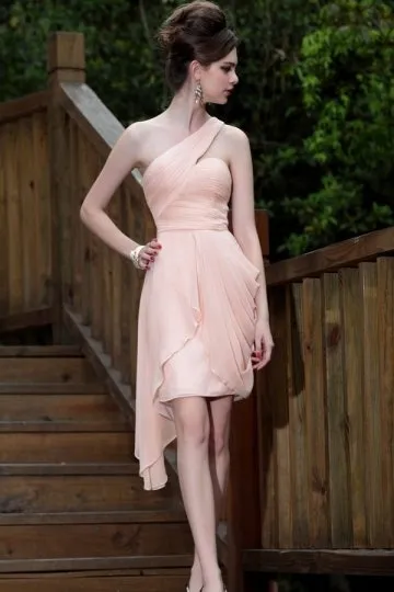 Robe de cocktail rose pour mariage ruchées asymétrique